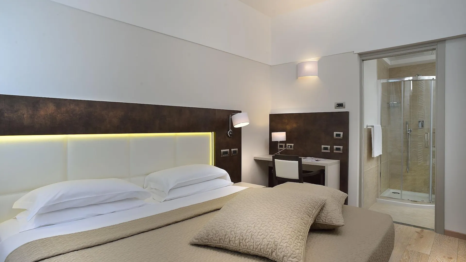 Hotel Bologna Airport 4*,