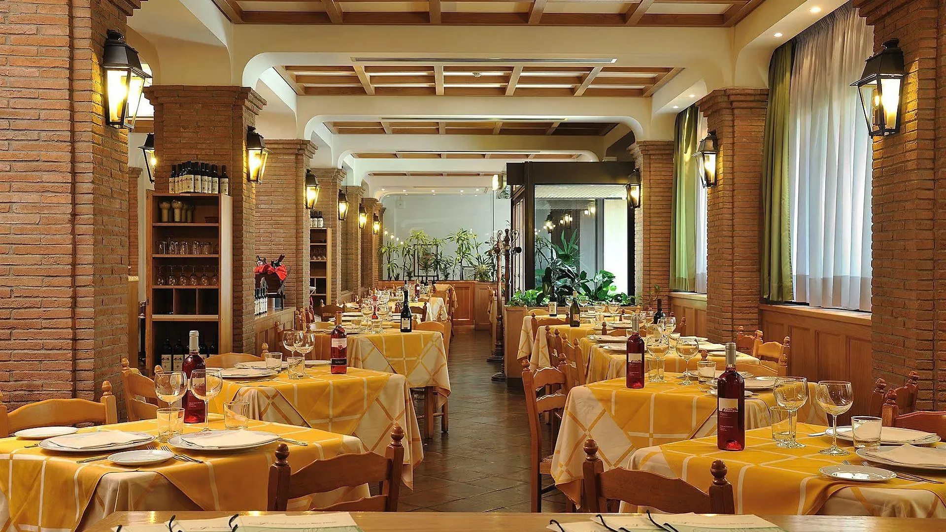 ****  Hotel Bologna Airport Италия