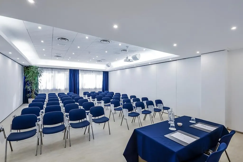 Hotel Bologna Airport 4*,